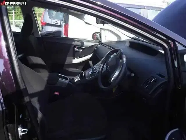 TOYOTA PRIUS S Image 6