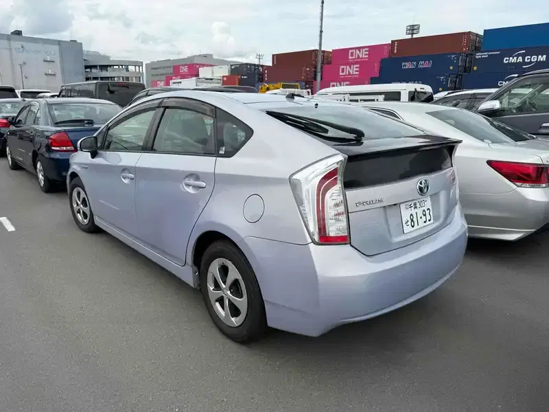 TOYOTA PRIUS S Image 2