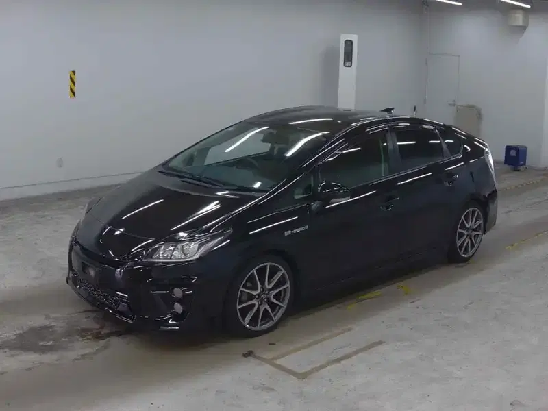 TOYOTA PRIUS 5D S TOURING SELECTION G'S Image 6