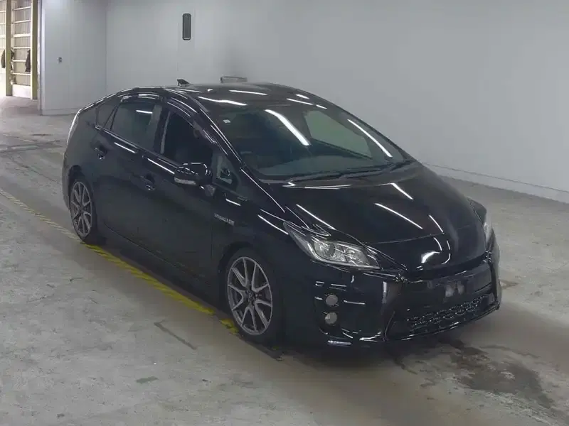 TOYOTA PRIUS 5D S TOURING SELECTION G'S Image 3