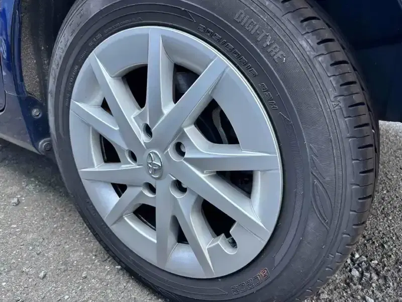 TOYOTA PRIUS G ALPHA Image 11