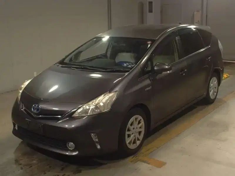 TOYOTA PRIUS ALPHA S Image 3