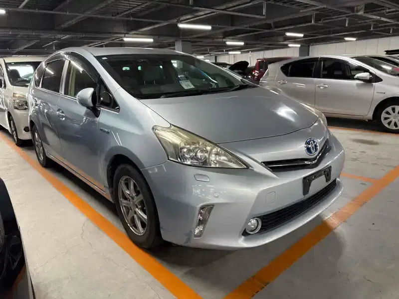 TOYOTA PRIUS ALPHA G CRUISE Image 7