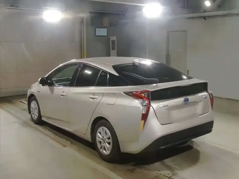 TOYOTA PRIUS S Image 5