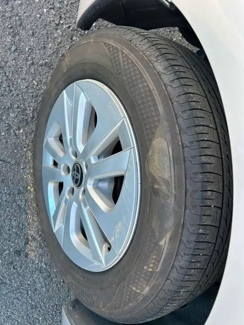 TOYOTA PRIUS S Image 12