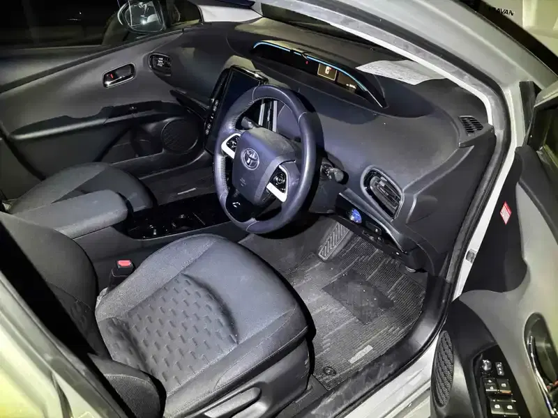 TOYOTA PRIUS PHV S NAVI PACKAGE Image 9