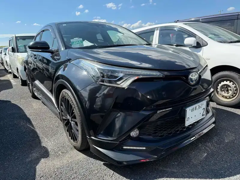 TOYOTA C-HR G Image 11