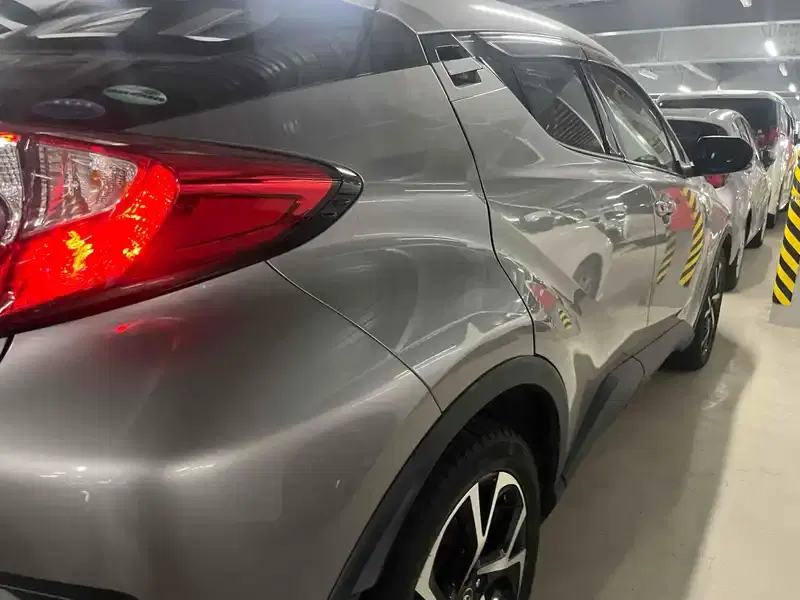 TOYOTA C-HR G Image 20