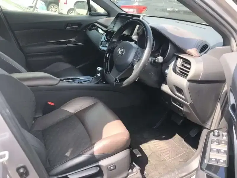TOYOTA C-HR G Image 5