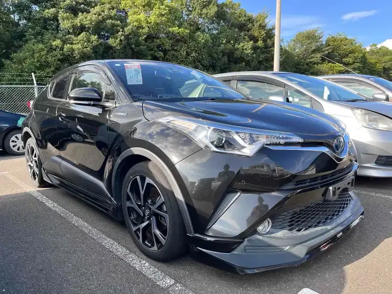 TOYOTA C-HR G Image 1