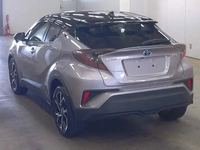 TOYOTA C-HR G LED EDITION Image 2